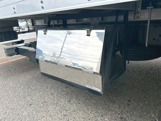 三菱ふそうファイターアルミバン中型（4t）[写真16]