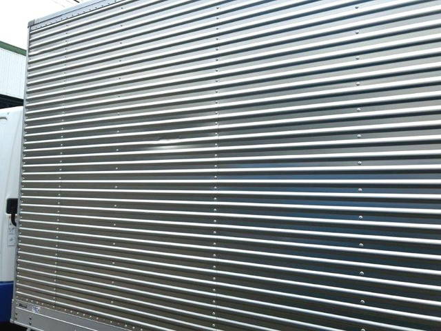 三菱ふそうファイターアルミバン中型（4t）[写真18]