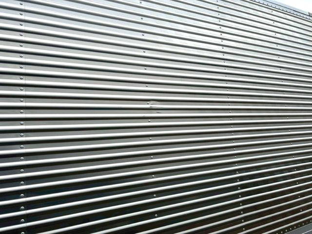 三菱ふそうファイターアルミバン中型（4t）[写真19]