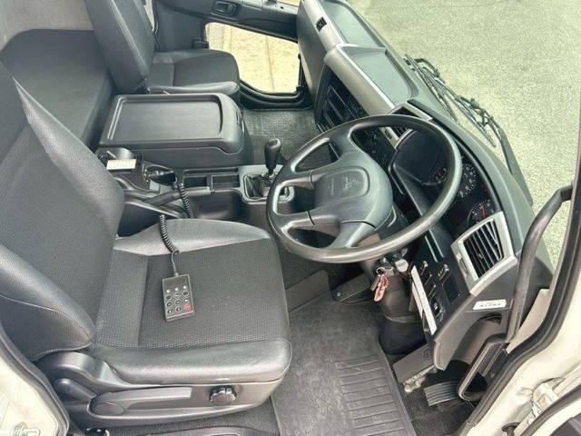 三菱ふそうファイターアルミバン中型（4t）[写真26]