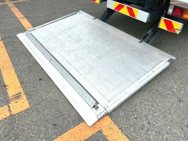 三菱ふそうファイターアルミバン中型（4t）[写真06]