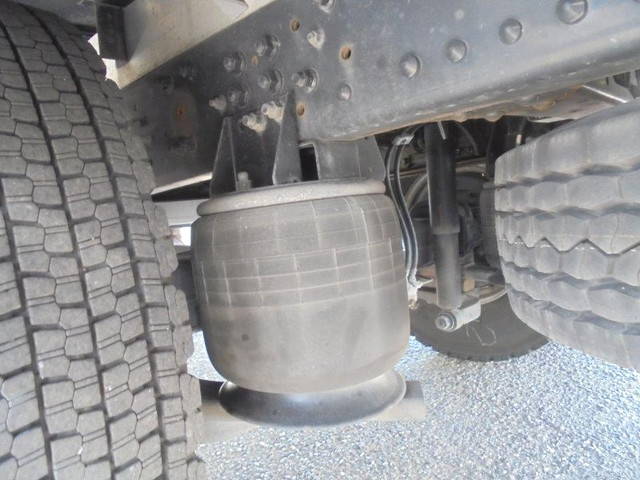 三菱ふそうファイターアルミバン中型（4t）[写真12]