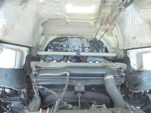 三菱ふそうスーパーグレートシャーシ大型（10t）[写真12]