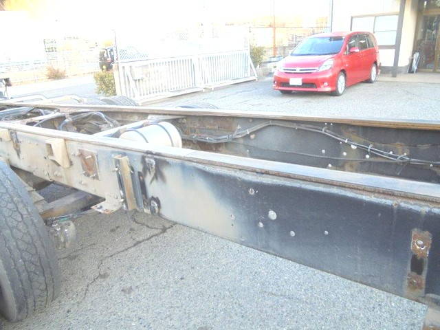 三菱ふそうスーパーグレートシャーシ大型（10t）[写真06]