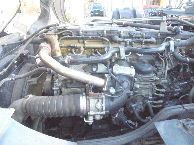 三菱ふそうスーパーグレートシャーシ大型（10t）[写真09]