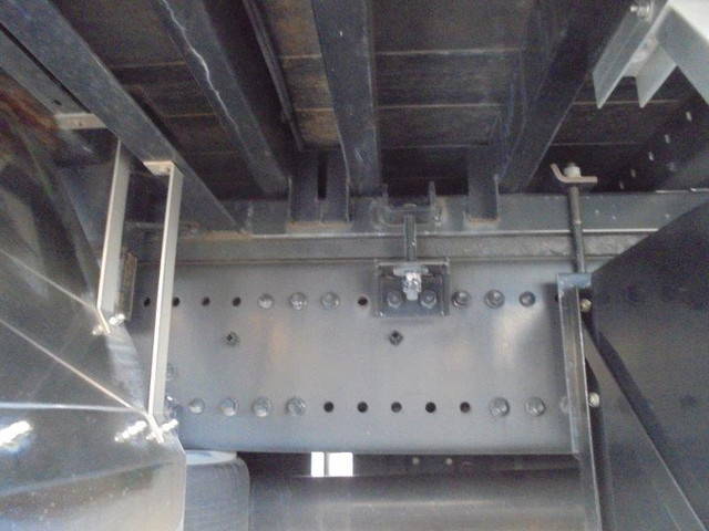 日野プロフィア幌車大型（10t）[写真16]