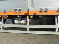 日野プロフィア幌車大型（10t）[写真20]