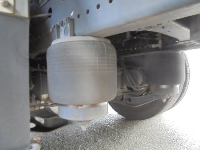 日野プロフィア幌車大型（10t）[写真22]