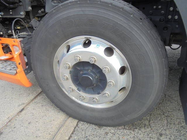 日野プロフィア幌車大型（10t）[写真25]