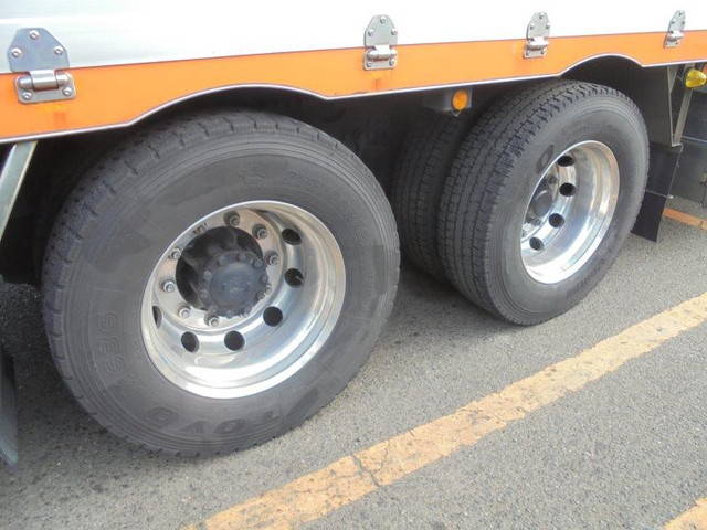 日野プロフィア幌車大型（10t）[写真26]