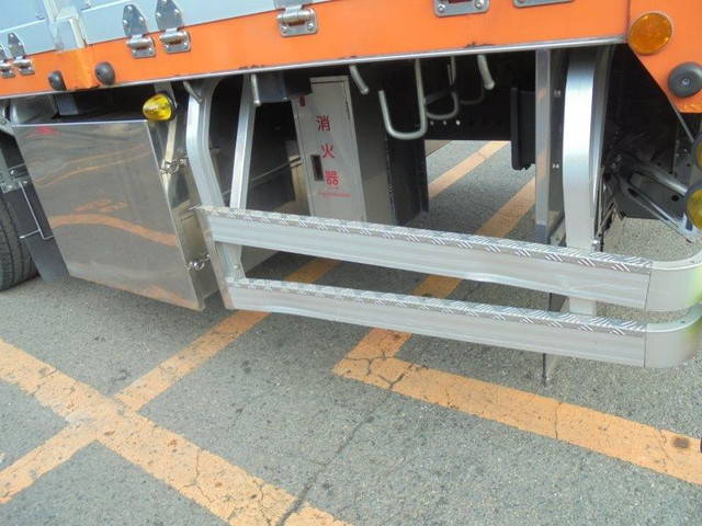 日野プロフィア幌車大型（10t）[写真27]