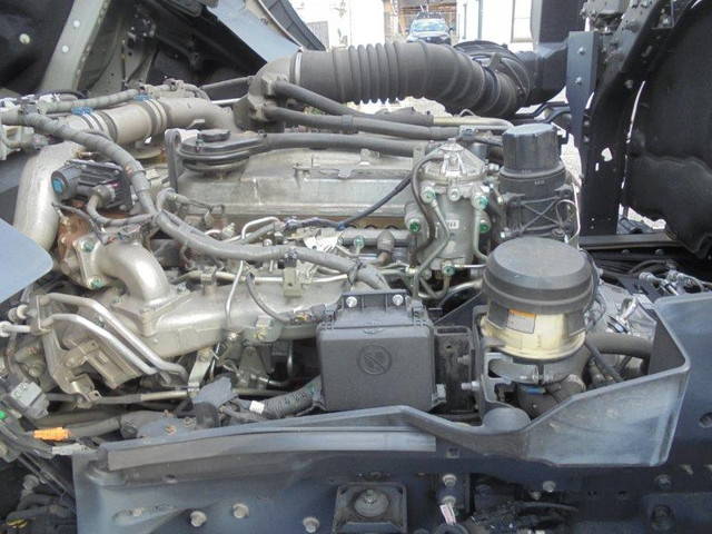 日野プロフィア幌車大型（10t）[写真29]