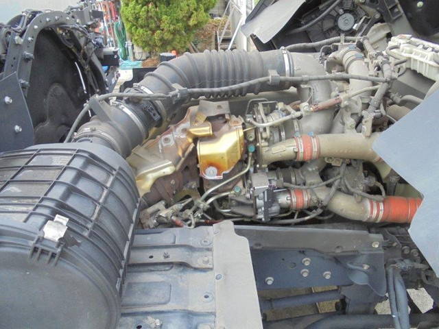 日野プロフィア幌車大型（10t）[写真30]