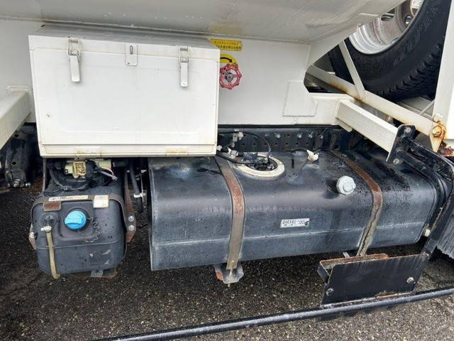 三菱ふそうキャンター散水車小型（2t・3t）[写真17]