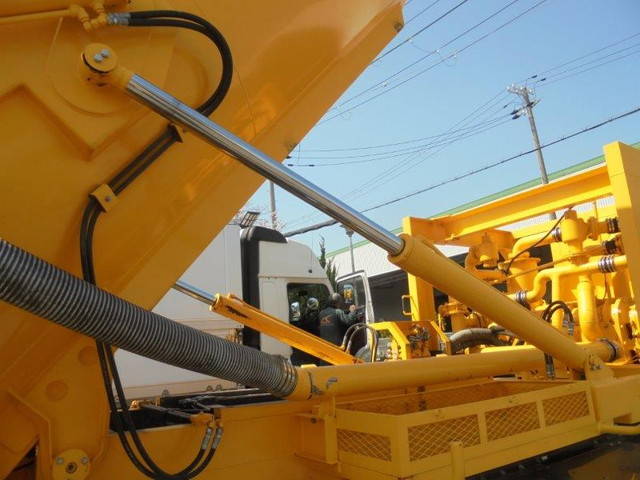 三菱ふそうファイターコンテナ専用車増トン（6t・8t）[写真11]