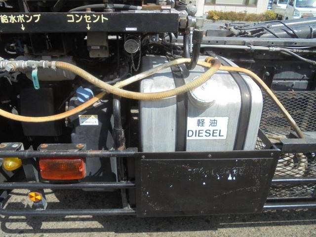 三菱ふそうファイターコンテナ専用車増トン（6t・8t）[写真34]