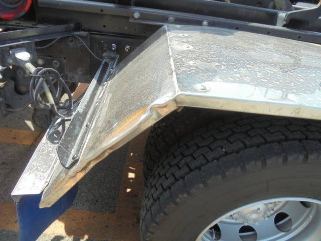 三菱ふそうファイターコンテナ専用車増トン（6t・8t）[写真35]