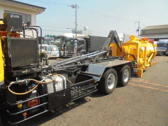 三菱ふそうファイターコンテナ専用車増トン（6t・8t）[写真05]