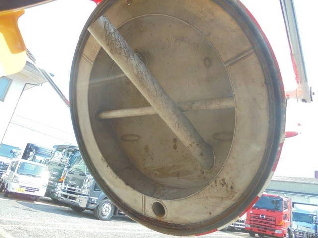 三菱ふそうファイターコンテナ専用車増トン（6t・8t）[写真09]