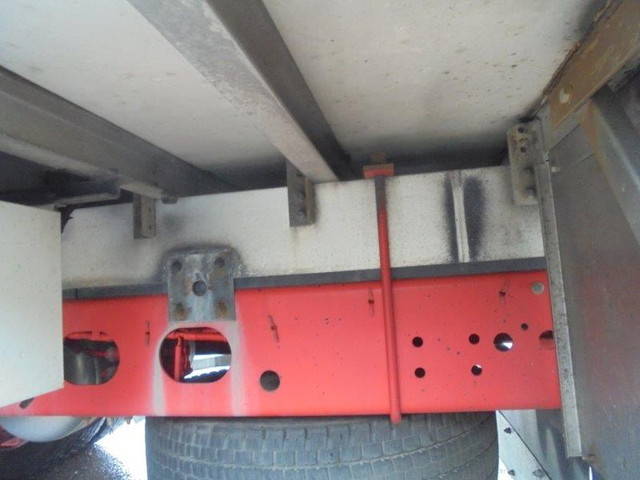 いすゞフォワード冷凍車（冷蔵車）増トン（6t・8t）[写真14]