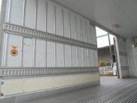 いすゞフォワード冷凍車（冷蔵車）増トン（6t・8t）[写真08]