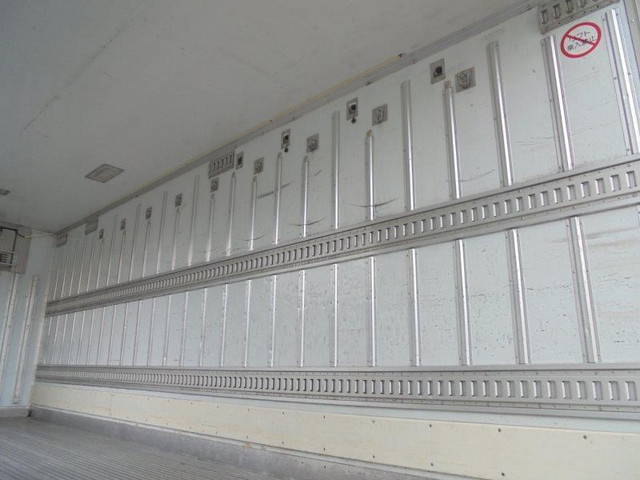 いすゞフォワード冷凍車（冷蔵車）増トン（6t・8t）[写真08]