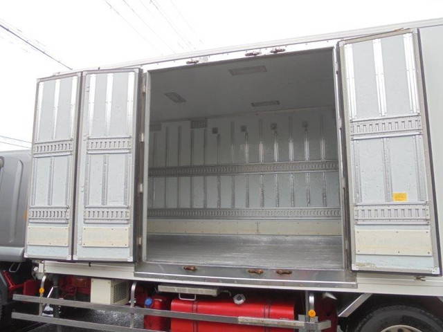 いすゞフォワード冷凍車（冷蔵車）増トン（6t・8t）[写真09]