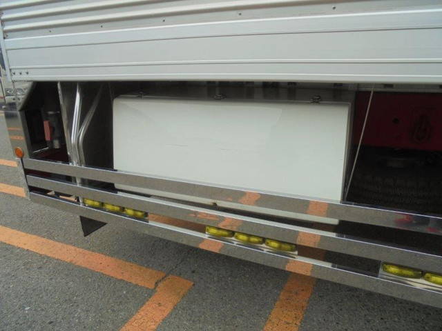 UDトラックスクオン冷凍車（冷蔵車）大型（10t）[写真14]