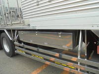 UDトラックスクオン冷凍車（冷蔵車）大型（10t）[写真16]