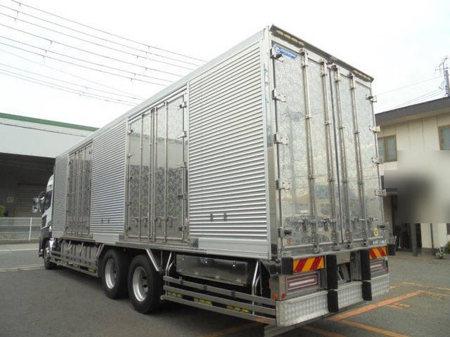 UDトラックスクオン冷凍車（冷蔵車）大型（10t）[写真02]