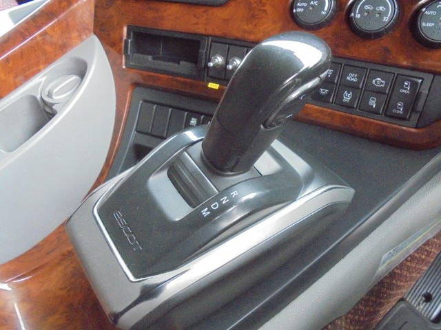 UDトラックスクオン冷凍車（冷蔵車）大型（10t）[写真25]