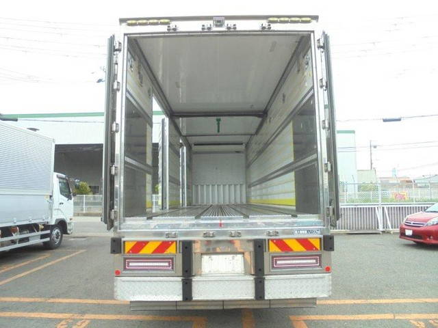 UDトラックスクオン冷凍車（冷蔵車）大型（10t）[写真05]