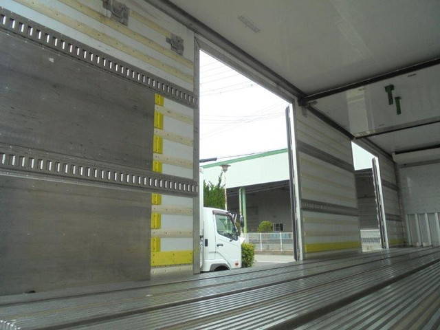 UDトラックスクオン冷凍車（冷蔵車）大型（10t）[写真07]