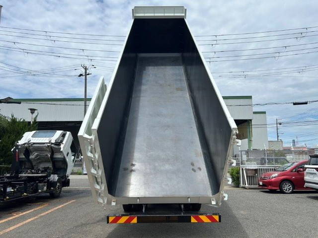 三菱ふそうスーパーグレート深ダンプ（土砂禁ダンプ）大型（10t）[写真09]