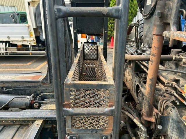 日野レンジャーコンテナ専用車増トン（6t・8t）[写真27]