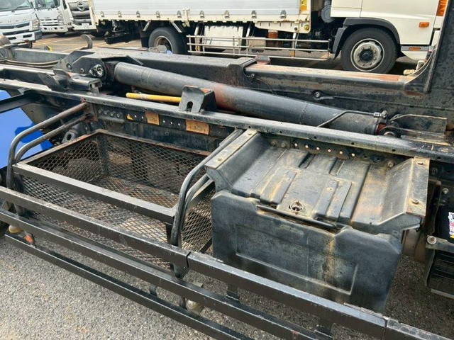 日野レンジャーコンテナ専用車増トン（6t・8t）[写真28]