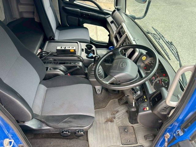 日野レンジャーコンテナ専用車増トン（6t・8t）[写真35]