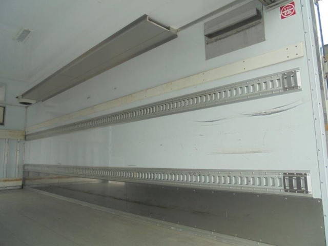 いすゞフォワード冷凍車（冷蔵車）中型（4t）[写真10]