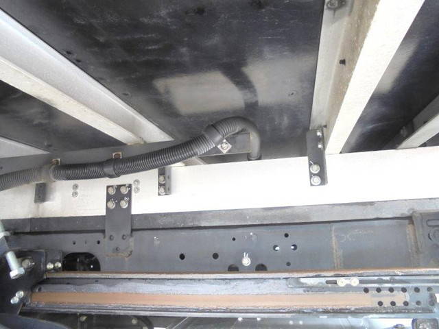 いすゞフォワード冷凍車（冷蔵車）中型（4t）[写真16]