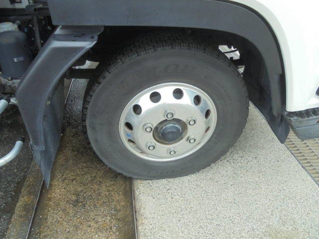 いすゞフォワード冷凍車（冷蔵車）中型（4t）[写真20]