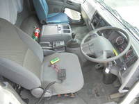 いすゞフォワード冷凍車（冷蔵車）中型（4t）[写真30]