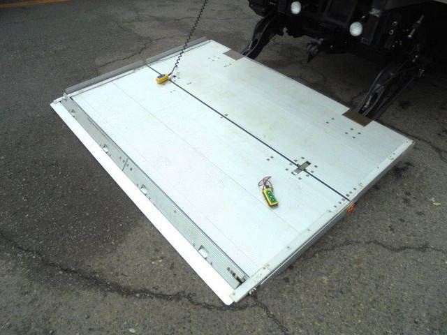 いすゞフォワード冷凍車（冷蔵車）中型（4t）[写真06]