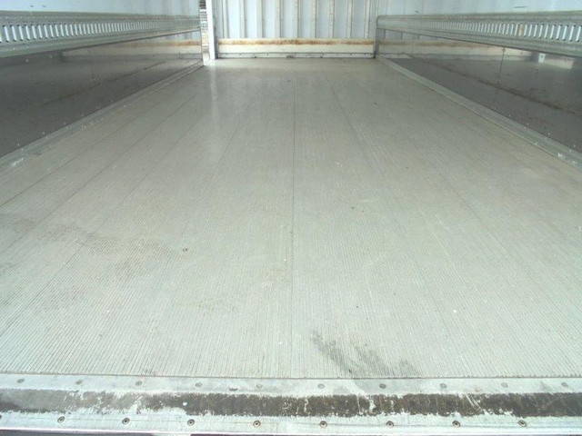 いすゞフォワード冷凍車（冷蔵車）中型（4t）[写真08]