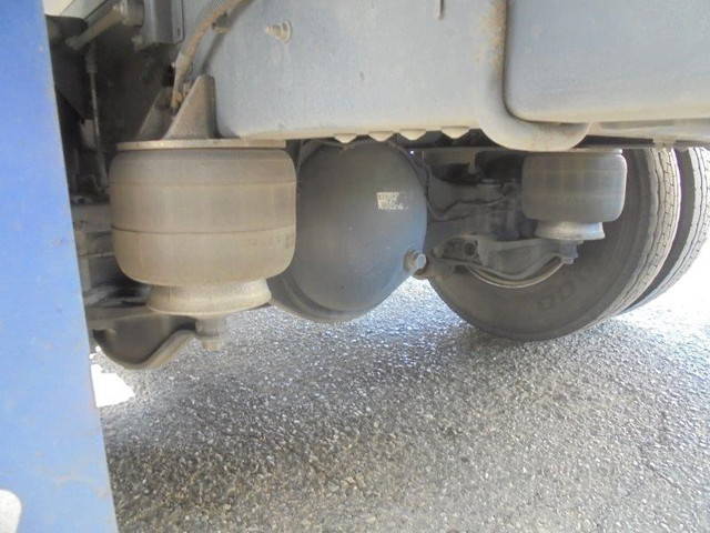 いすゞフォワード冷凍車（冷蔵車）中型（4t）[写真13]