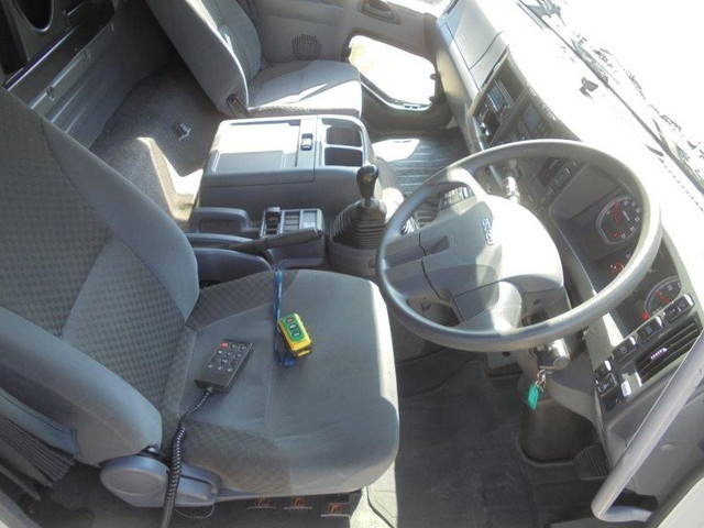 いすゞフォワード冷凍車（冷蔵車）中型（4t）[写真29]