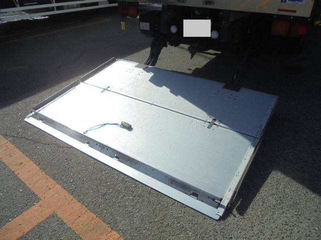 いすゞフォワード冷凍車（冷蔵車）中型（4t）[写真06]