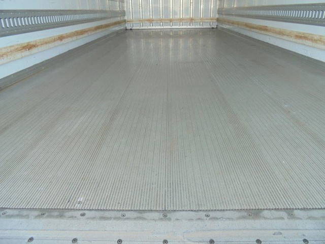 いすゞフォワード冷凍車（冷蔵車）中型（4t）[写真08]