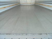 いすゞフォワード冷凍車（冷蔵車）中型（4t）[写真09]