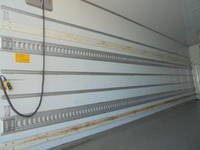 いすゞフォワード冷凍車（冷蔵車）中型（4t）[写真10]