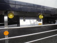 いすゞフォワード冷凍車（冷蔵車）中型（4t）[写真14]